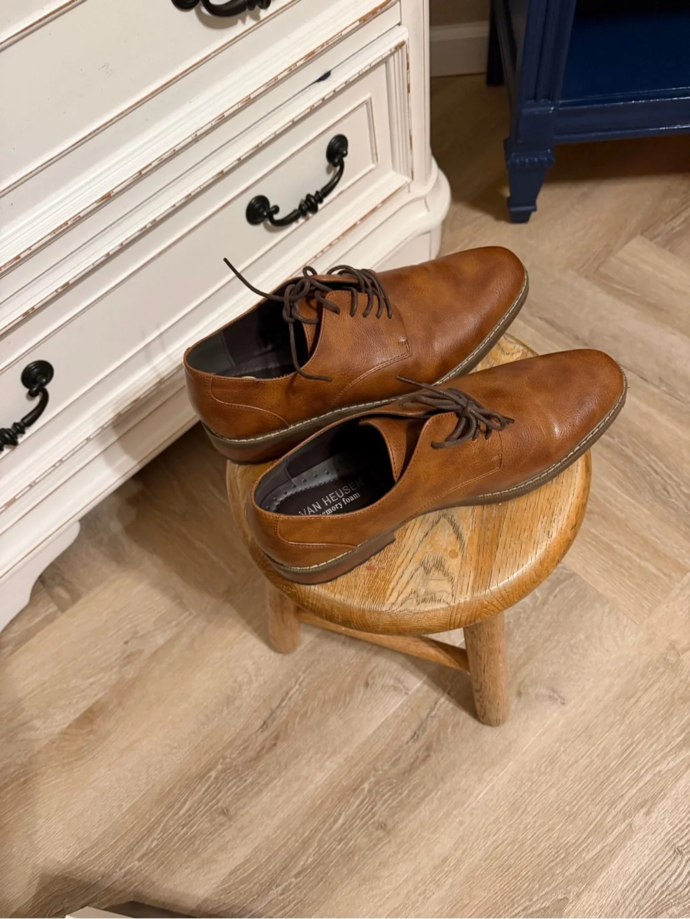 Van Heusen Brown Leather Derby Shoes - Classic Lace-Up